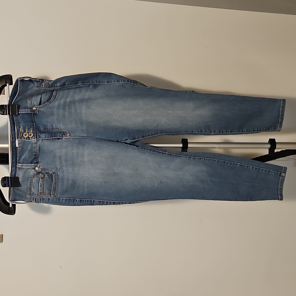 Torrid Blue Wash Legging Jeans